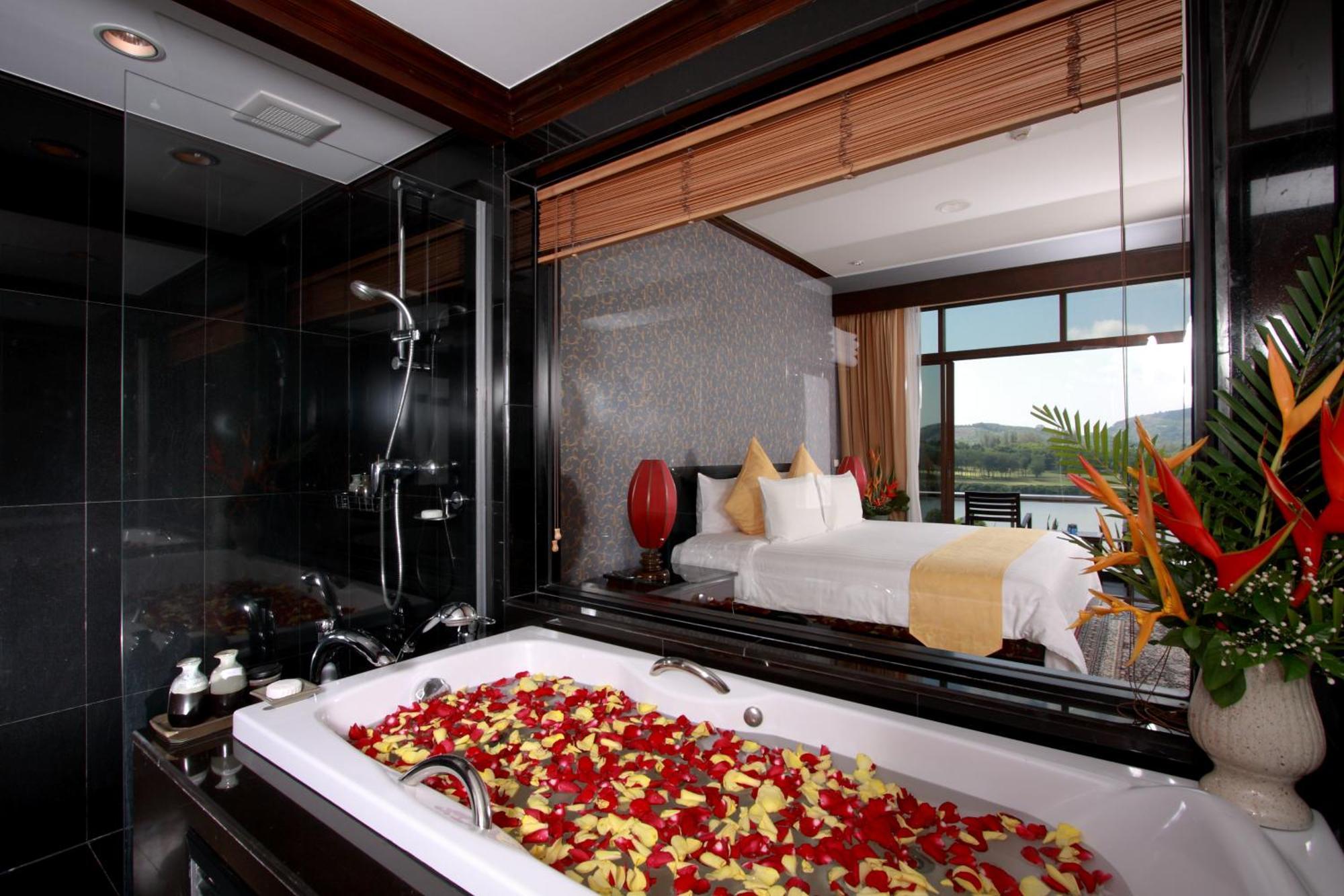 Blue Canyon Country Club Mai Khao Bagian luar foto